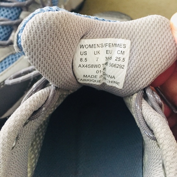 EUC The North Face Gore-Tex Trail Sneakers - Picture 4 of 6